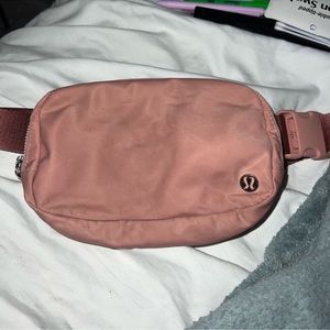 Lululemon everywhere belt bag